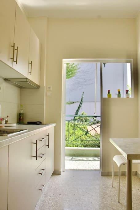 Appartement Glyfada Path Of Poets à Athènes Extérieur photo